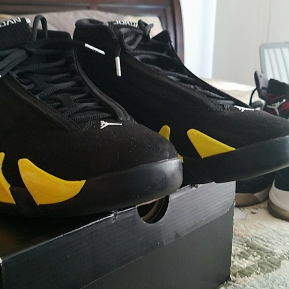 Shoes - Picture 1 of 3